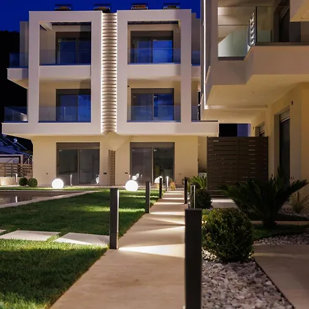 Petrakis Luxury *