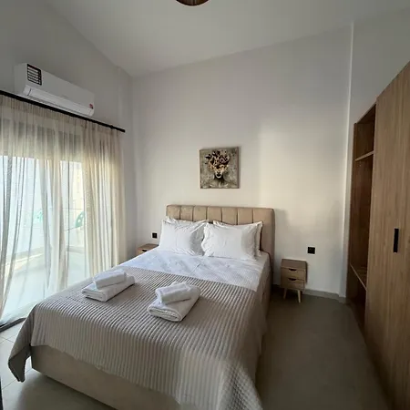 Petrakis Luxury * Πρίνος